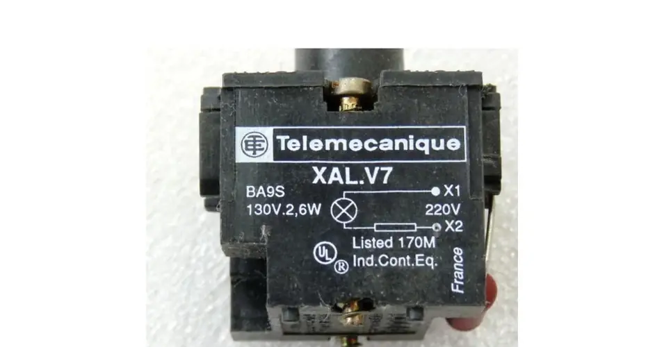 XAL-V7 jelzőlámpa foglalat Utolsó esély