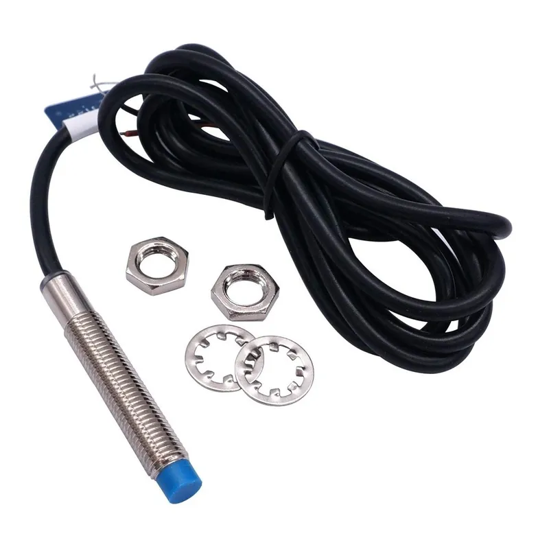 Végkiárusítás Új M8 2mm Sensing DC 5V Induktív közelségérzékelő kapcsoló NPN NO LJ8A3-2-Z/BX-5V Munkafeszültség 5VDC Speciális MCU